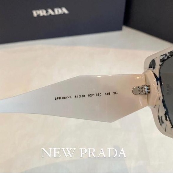 Prada
White Spr 08y Printed Acetate Sunglasses - Picture 9 of 13